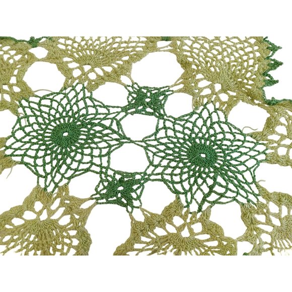 Vintage Grandma's Hand Crochet Doily Table Topper 14" Handmade 2 Tone Green - Picture 3 of 9